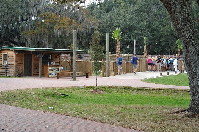 30-Minute Airboat Ride, Lunch, Gem Mining and Park Admission - Guides and boat spotting: why the ride feels worth it