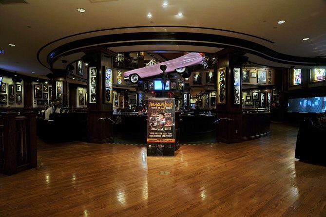 Hard Rock Cafe Orlando - Hard Rock Cafe Orlando in Universal CityWalk: the rock “landmark” meal