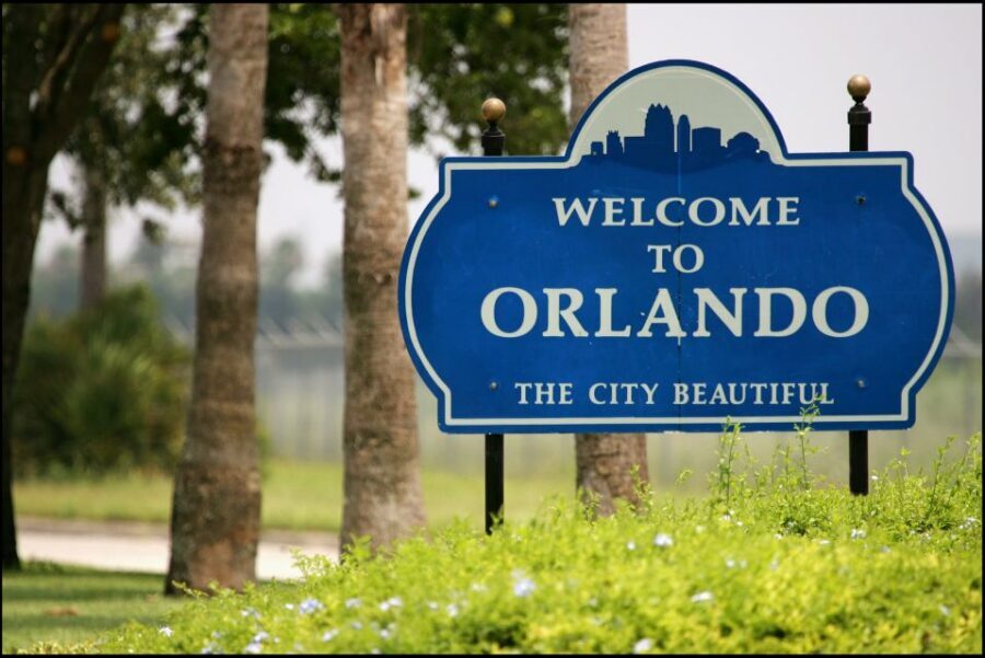 Orlando: Half-Day Sightseeing Tour + Eat & Play Savings Card - Lake Eola District and Downtown Orlando: Quick Orientation With Real City Texture