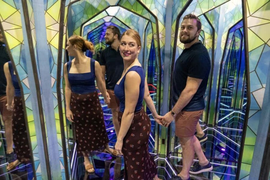 Orlando: Ripley's Mirror Maze Experience - LED-Lit Hallways and Infinity Mirrors: Why It Feels Like You’re Lost